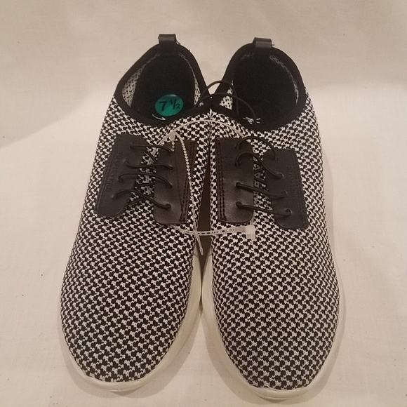 Kendall & Kylie Shoes - Kendall & Kylie NWOB Brandy Sport Sneakers Sz 7.5